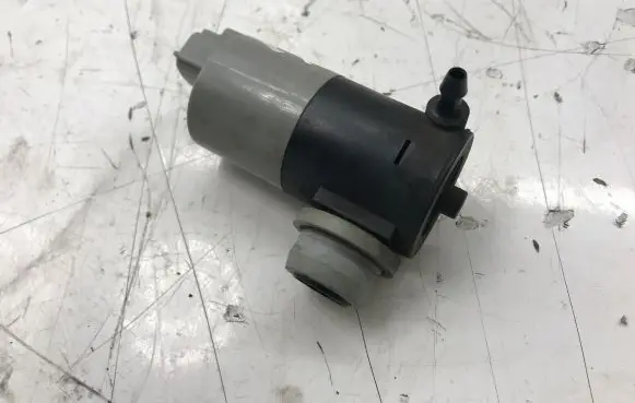 Toyota Avensis T270 Windscreen/windshield washer pump 8533002030 30892