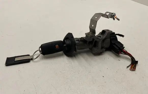 Seat Ibiza IV (6J,6P) Ignition lock 6R0905851D