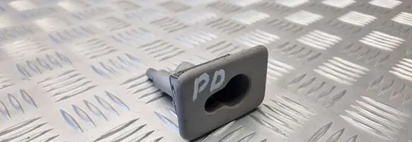 Opel Zafira B Cargo luggage net fixing mount 332817667