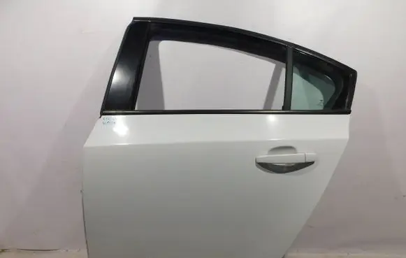 Chevrolet Cruze Rear door