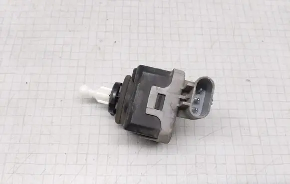 Opel Astra G Headlight level adjustment motor 90590665