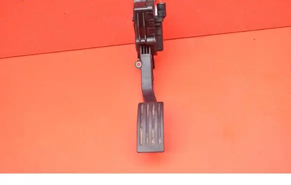 Volvo S40 Accelerator throttle pedal 4M51-9F836-AK