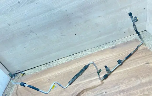 BMW 3 E90 E91 Air conditioning (A/C) pipe/hose 6952992 6951639