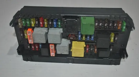 Mercedes-Benz E W212 SAM control unit A2129006824 A2129027107 A2129015204