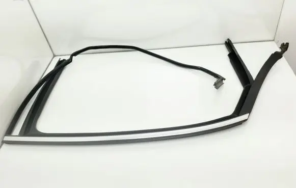 Volkswagen PASSAT B7 USA Rear door glass trim molding 561839432A