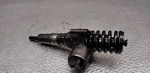 Audi A4 S4 B7 8E 8H Fuel injector 03G130073G 0414720404