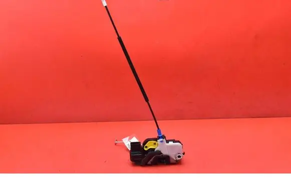 Opel Astra J Front door lock 13503801