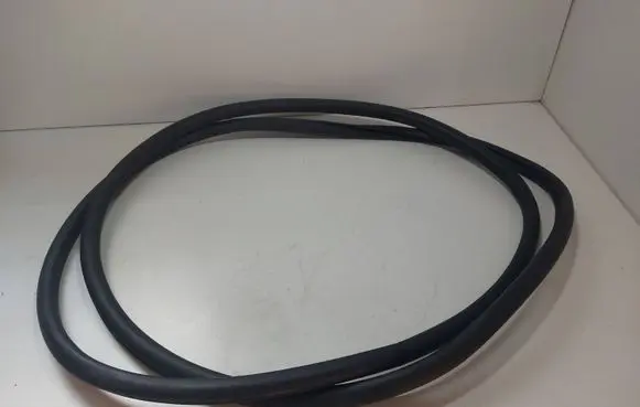 Porsche Cayenne (9PA) Front door rubber seal 7L0867365E