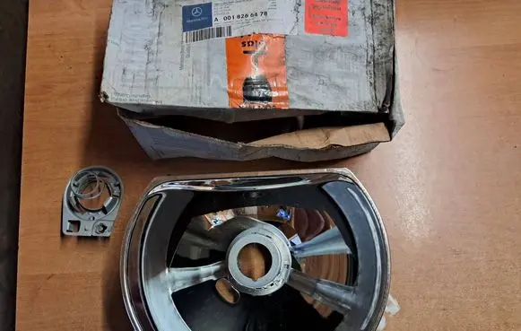 Mercedes-Benz W123 Headlight/headlamp 0018366478