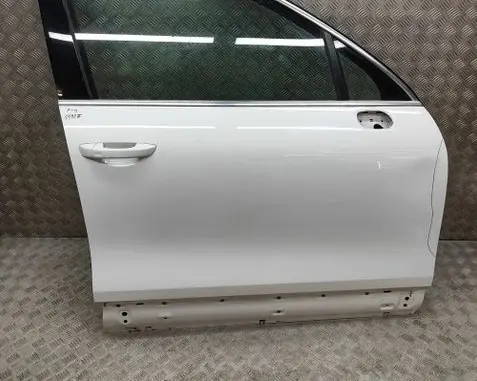 Volkswagen Touareg II Front door 7P0831312B