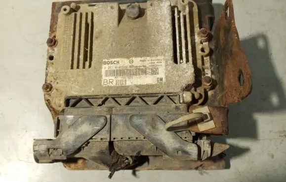 Opel Zafira B Engine control unit/module 55198922 0281012549 1039S12972