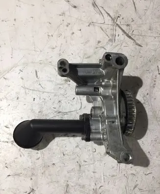 Volkswagen Golf VI Oil pump 03L115105C 03L115263