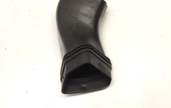 BMW 3 E90 E91 Air intake duct part 7798876 70316820 13717798876