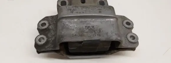 Volkswagen PASSAT B6 Engine mount bracket 3C0199555