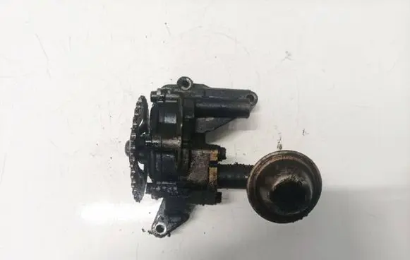 Volkswagen Golf IV Oil pump 06a115105
