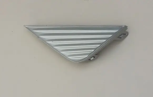 Toyota Aygo AB40 Front bumper upper radiator grill 52116-0H050