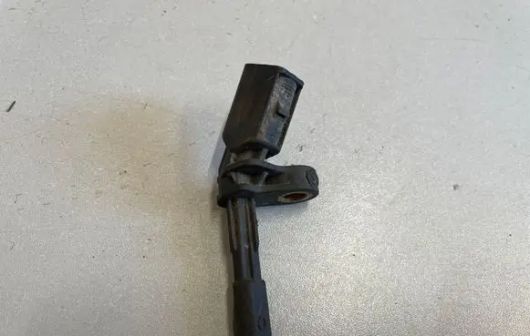 Volkswagen Golf VI ABS rear brake sensor 1K0927807