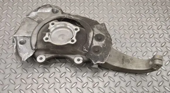 Front wheel hub
