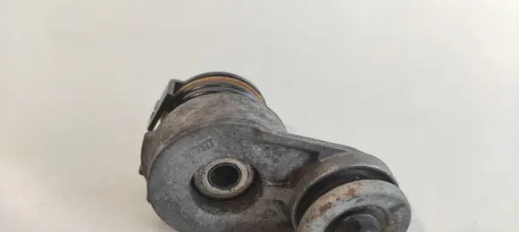 Opel Meriva A Generator/alternator belt tensioner 8972645B