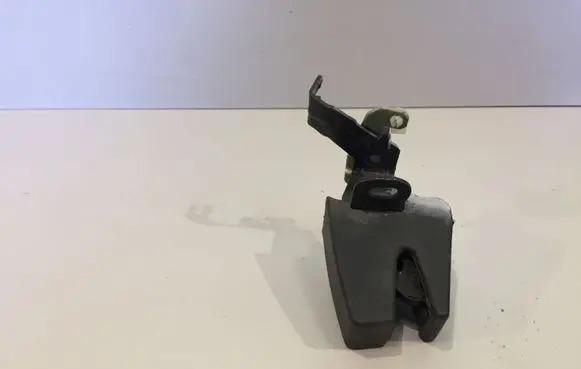 Loading door lock