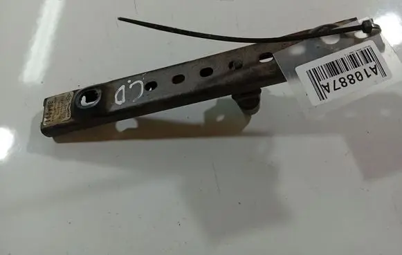 Renault Scenic I Seat belt adjustment rail 847931AL