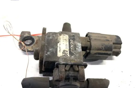 Honda CR-V Fuel pressure regulator 101362-4890