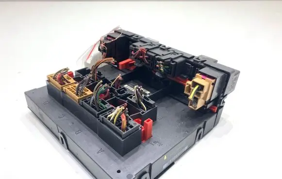 Volkswagen PASSAT B6 Other control units/modules 3C0937049J