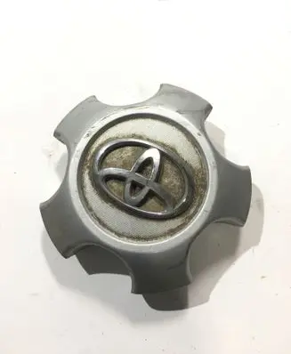 Toyota Hilux (AN10, AN20, AN30) Original wheel cap 