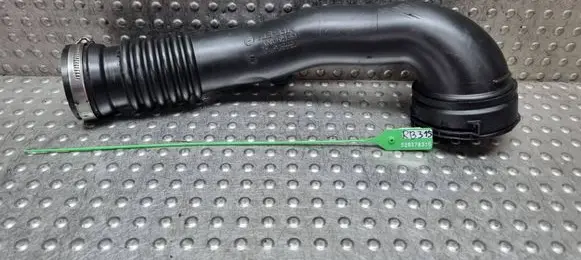 BMW 5 F10 F11 Intercooler hose/pipe S26378315 7609811