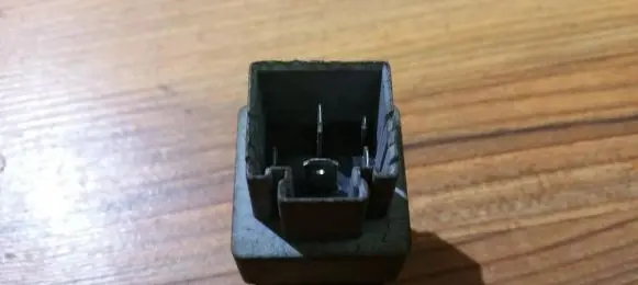 Volvo S40, V40 Other relay mb953394 72hm100