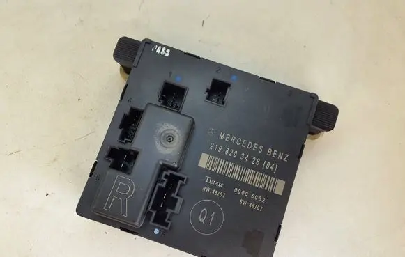 Mercedes-Benz CLS C219 Door control unit/module 2198203426