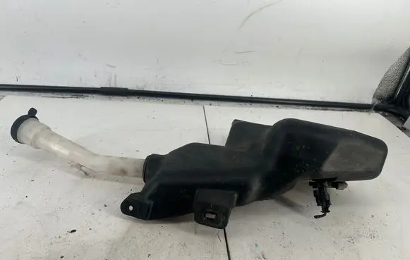 Opel Zafira C Windshield washer fluid reservoir/tank 13260579 400406195