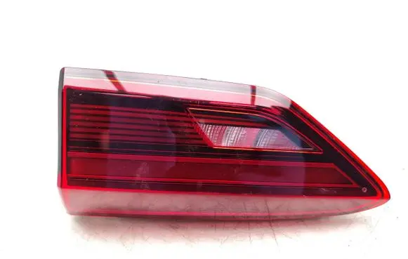Tailgate rear/tail lights