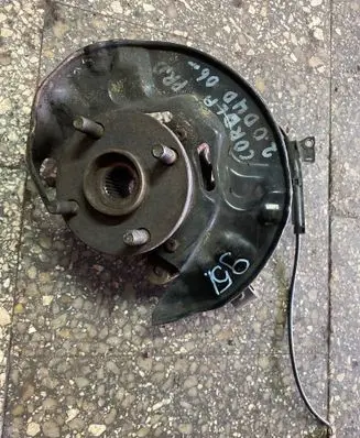 Toyota Corolla E120 E130 Front wheel hub