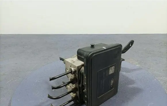 Ford Fiesta ABS Pump D1B1-2C405-AG