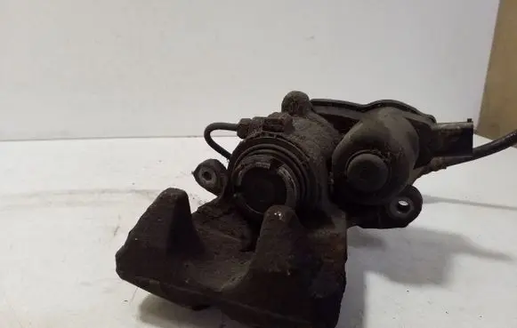 Jeep Cherokee Rear brake caliper 32353472