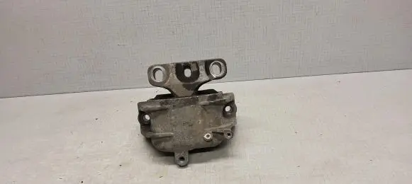 Engine mount bracket