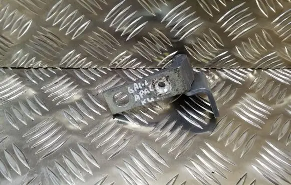 Ford Galaxy Rear door lower hinge A046575