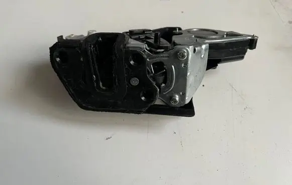 Hyundai Matrix Rear door lock