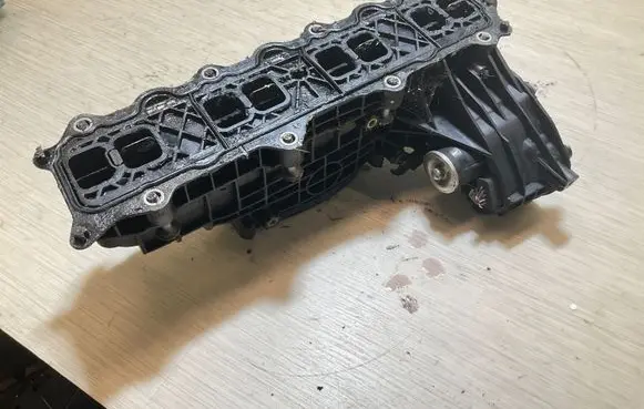 Mercedes-Benz Sprinter W906 Intake manifold A6510900037