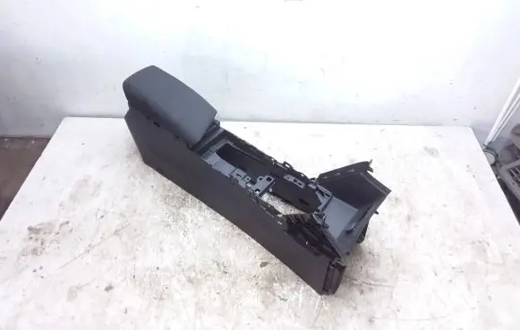 Renault Megane IV Armrest 969109180R 1518859X