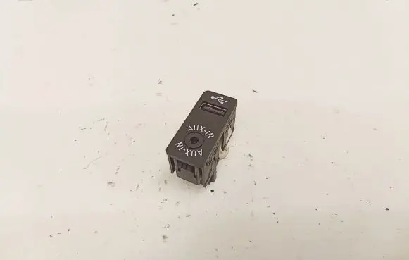 BMW 3 F30 F35 F31 AUX in-socket connector 9229246