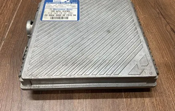 Mercedes-Benz C W202 Engine control unit/module ECU 0185451832