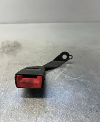 Audi TT Mk1 Rear seatbelt buckle 8n885774001c