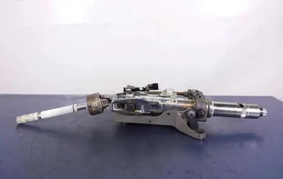 BMW 5 E60 E61 Steering wheel axle 6765863