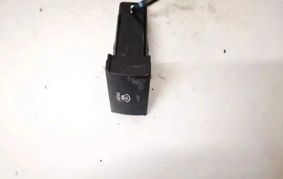 Hyundai Santa Fe Windscreen/window heater switch 321w05010