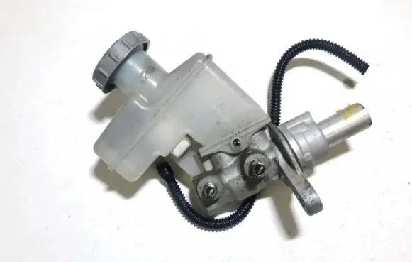 Master brake cylinder