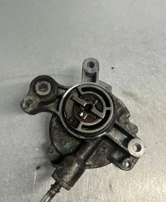 Volvo S40 Vacuum pump 14040