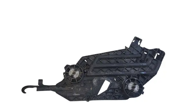 Skoda Octavia Mk2 (1Z) Headlight/headlamp mounting bracket 17035202