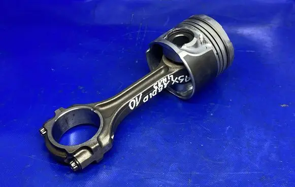 Mitsubishi ASX Piston with connecting rod M174 4N13